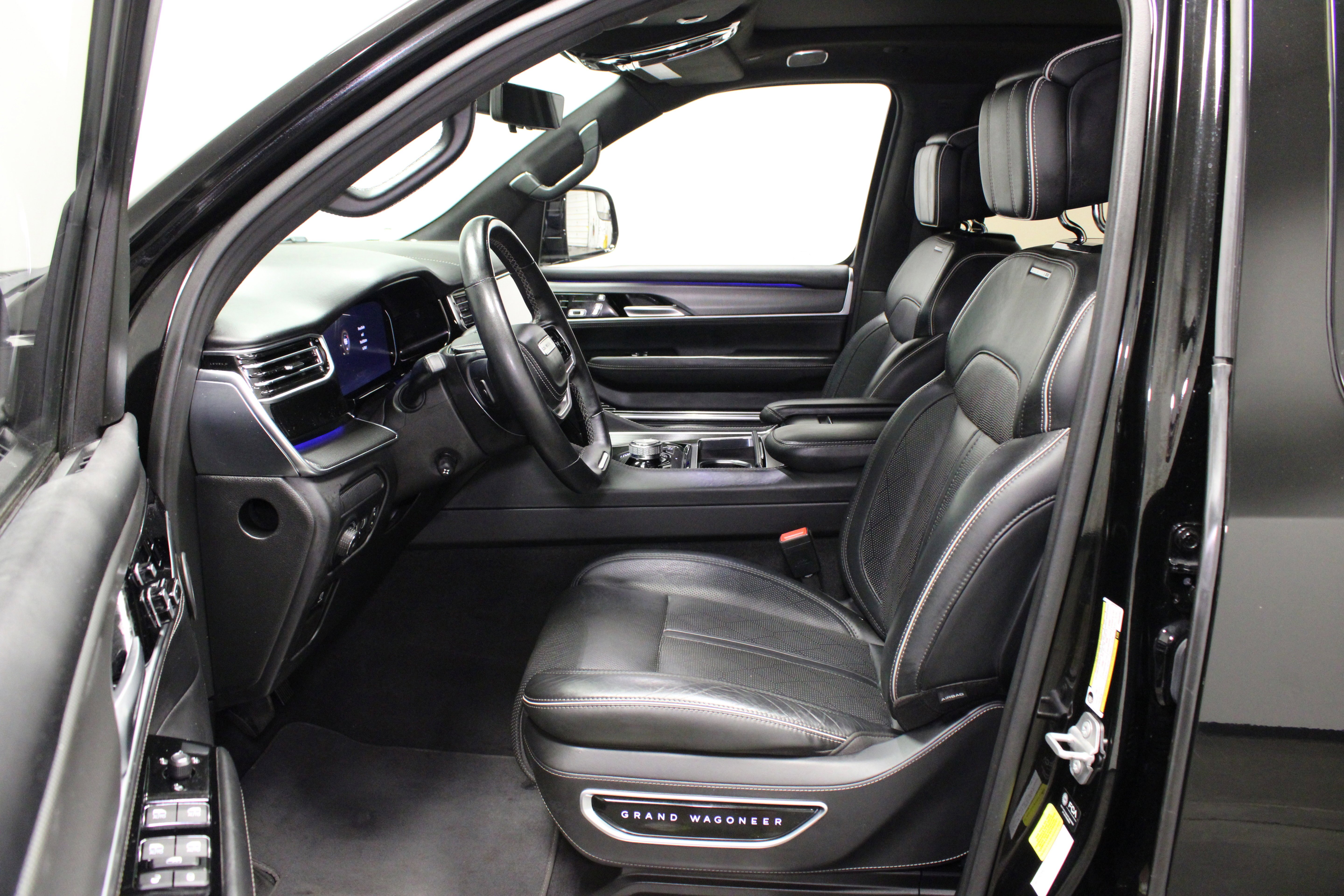 Used 2023 Diamond Black Crystal Pearlcoat Jeep Series II image 21