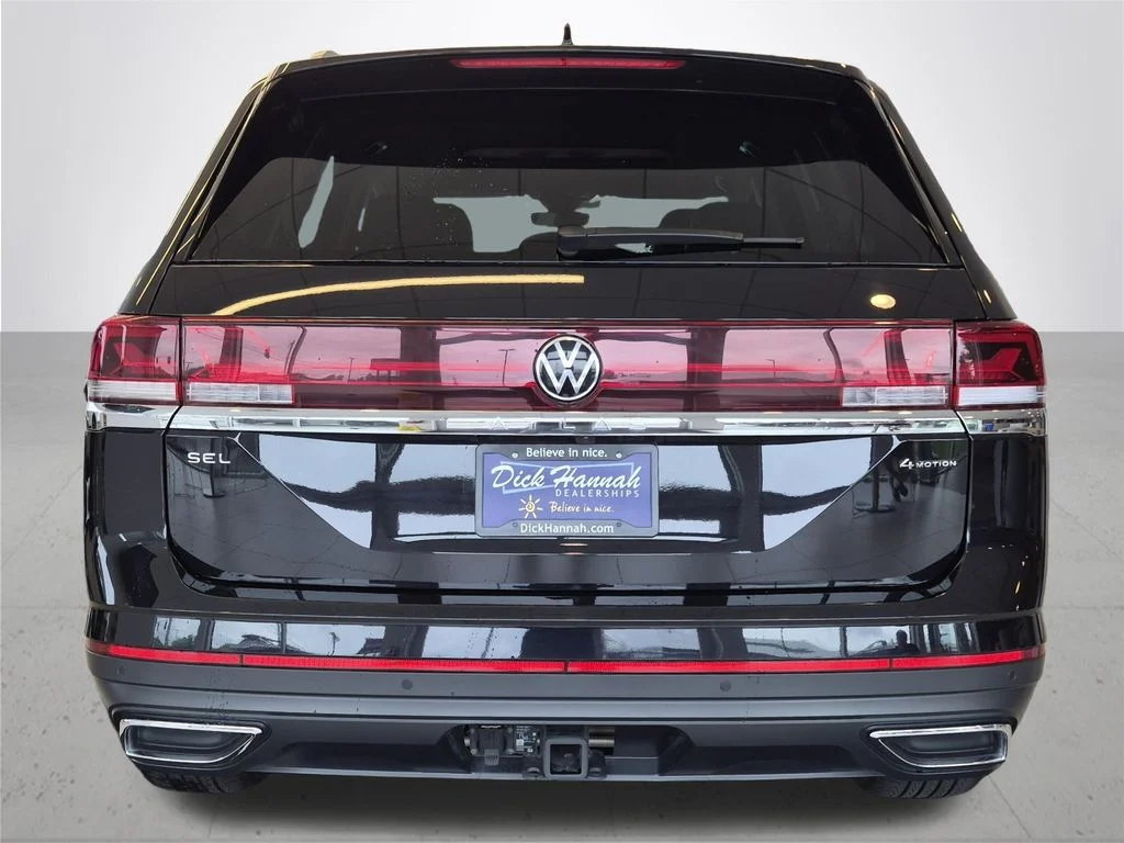 Used 2025 Black Volkswagen 2.0T SEL image 8