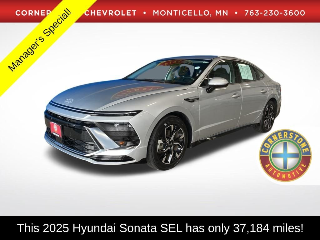 Used 2025 Silver Hyundai SEL image 1