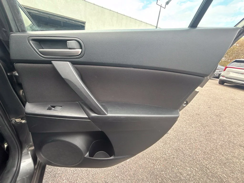 Used 2012 Gray Mazda i Touring image 21
