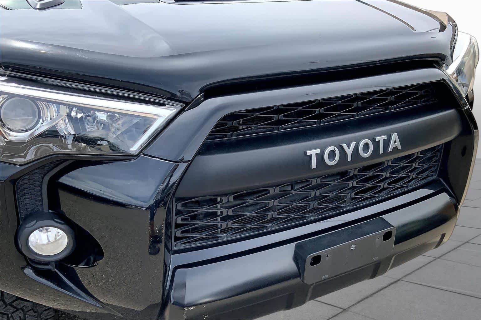 Used 2018 Midnight Black Metallic Toyota TRD Pro image 29