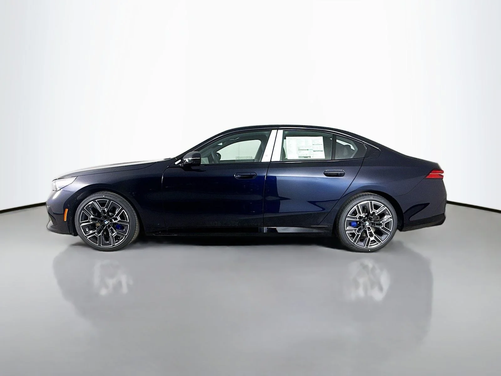 New 2026 Carbon Black Metallic BMW 530i image 4