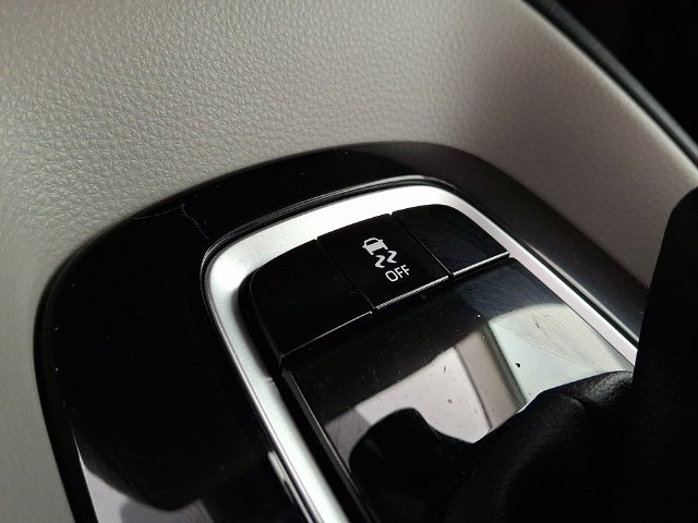 Used 2026  Toyota LE image 28
