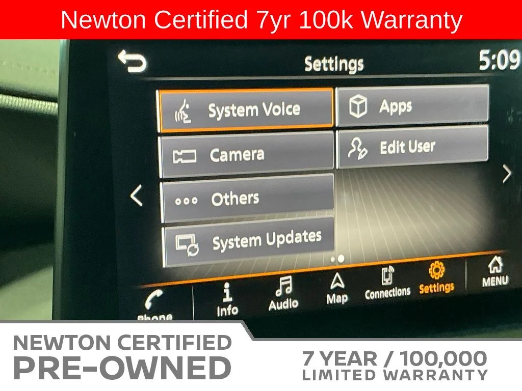 Certified Used 2025 Mineral Black INFINITI LUXE image 32