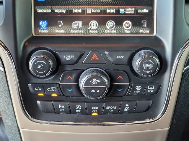 Used 2016 Green Jeep Limited image 21