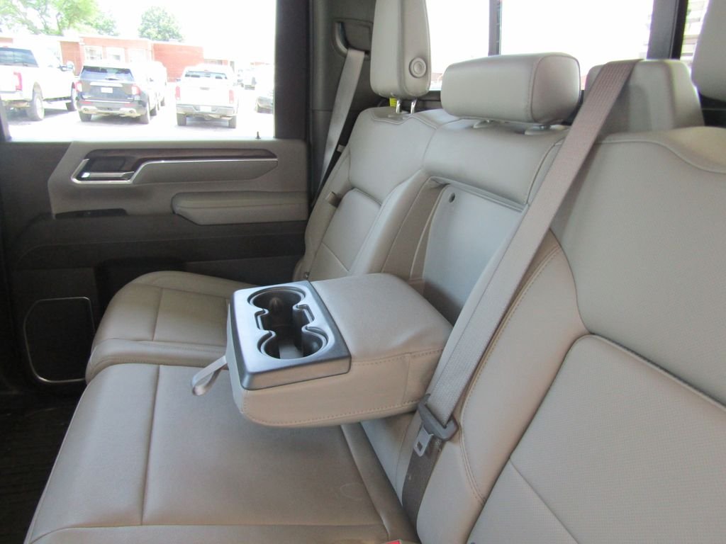 Used 2025 White GMC SLT image 39