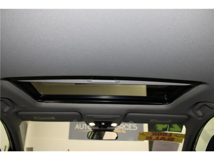 Used 2024 White Honda EX image 17