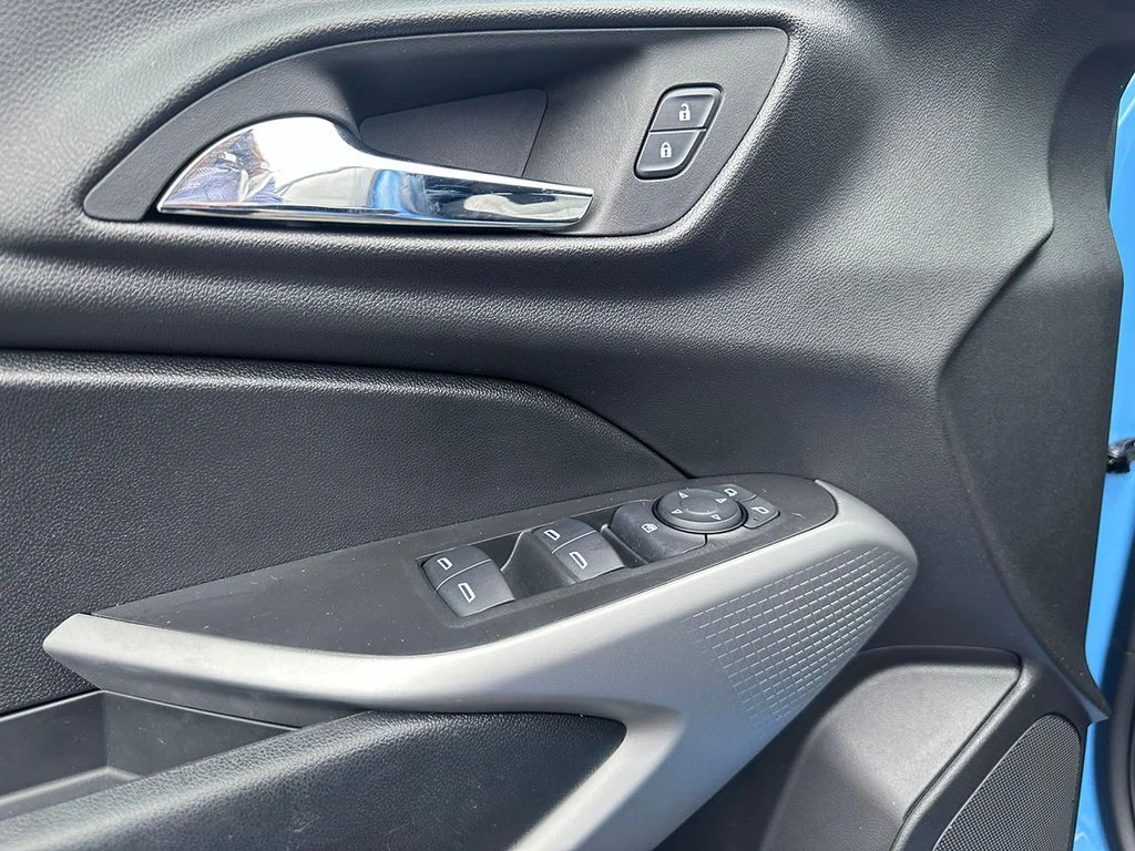 Used 2024 Blue Chevrolet 1RS image 14