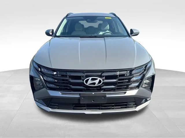 Used 2025  Hyundai SEL image 10