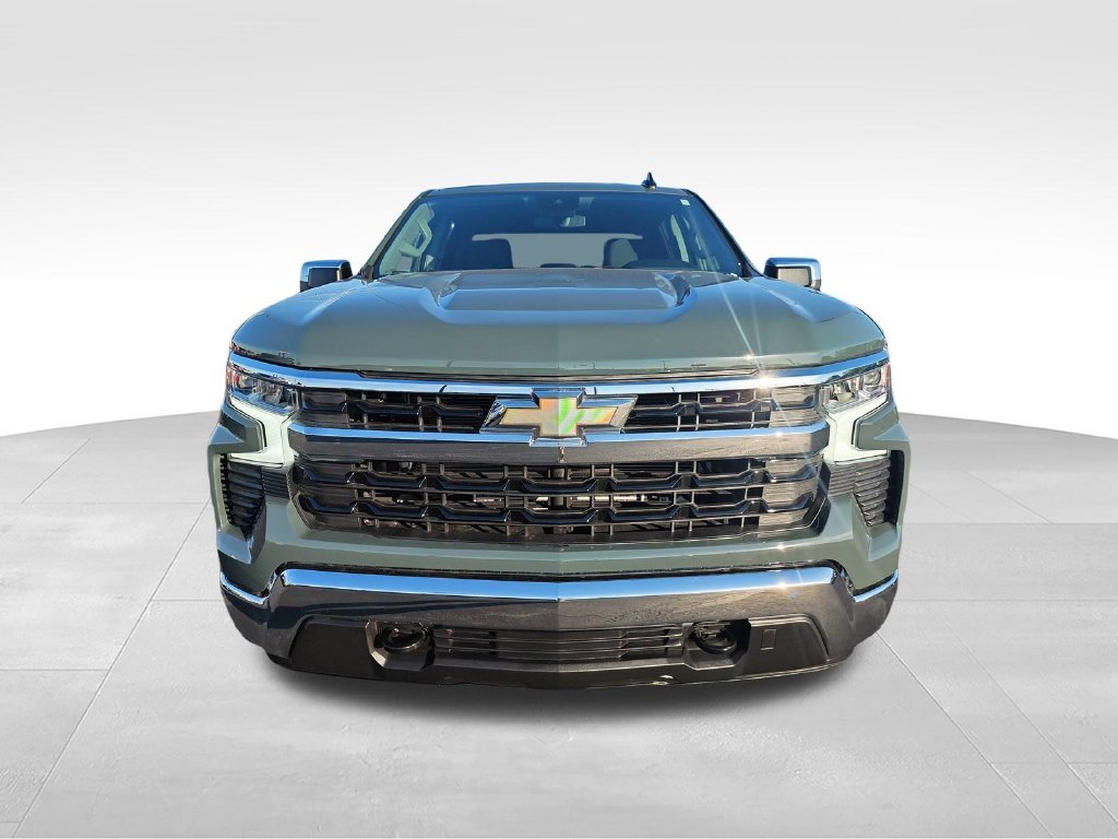 Used 2025 Gray Chevrolet LT image 8