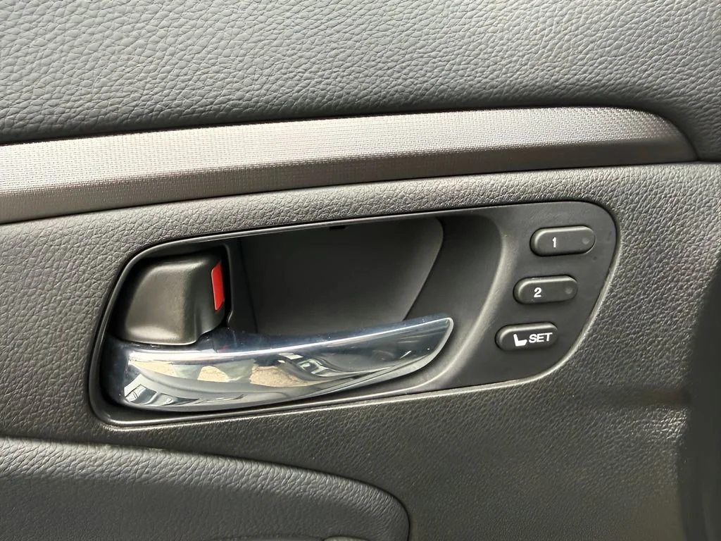 Used 2025 Black Honda RTL image 28