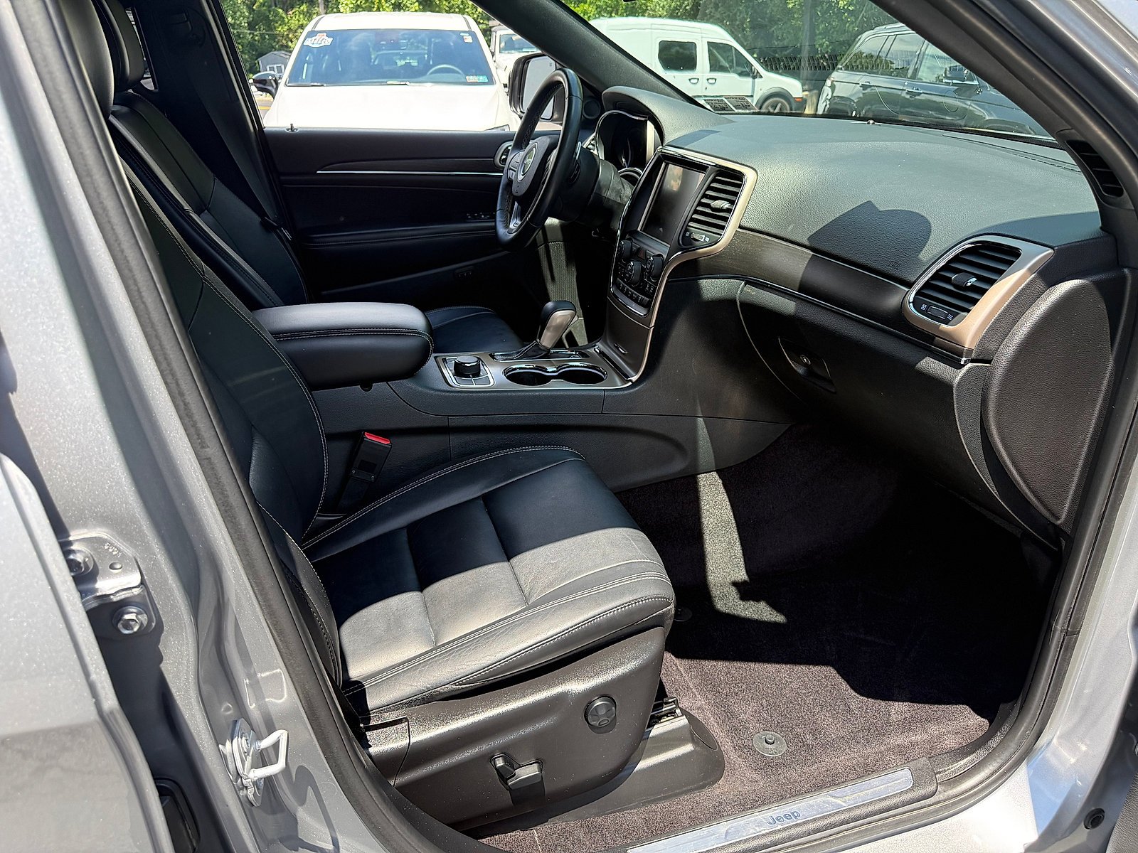Used 2016 Billet Silver Metallic Clearcoat Jeep Limited image 16