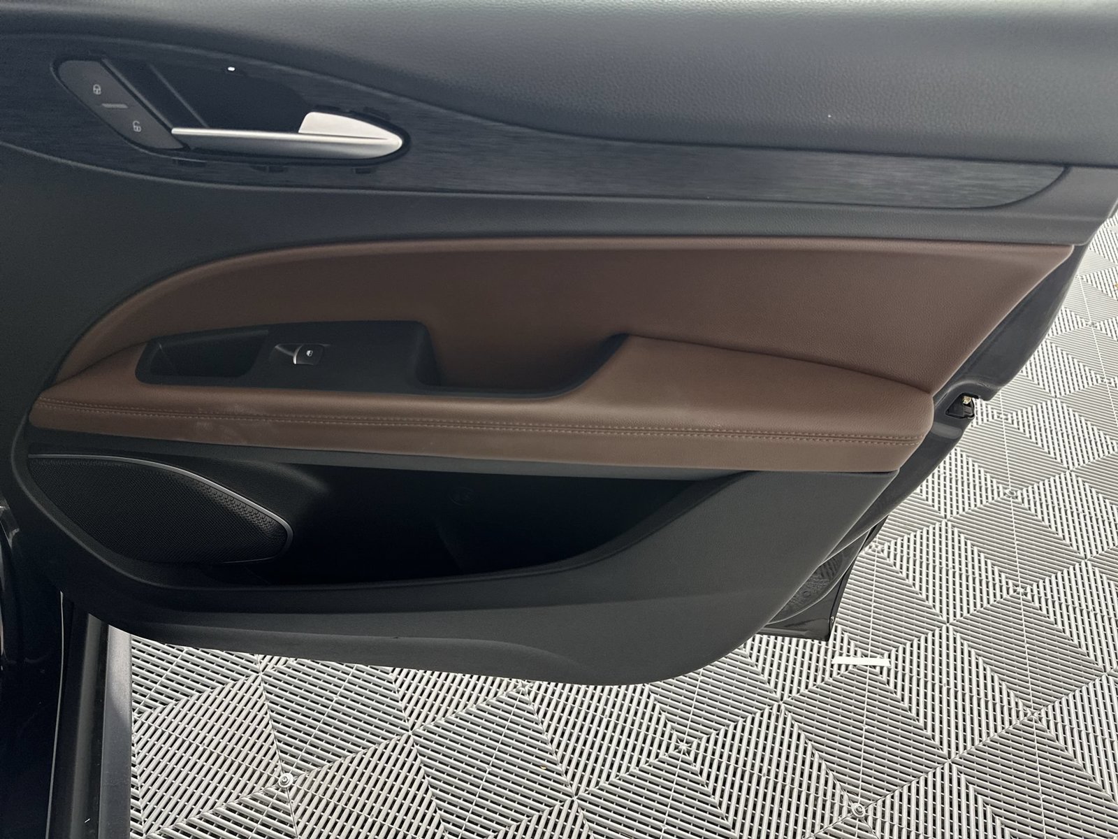 Used 2020 Black Alfa Romeo Base image 31