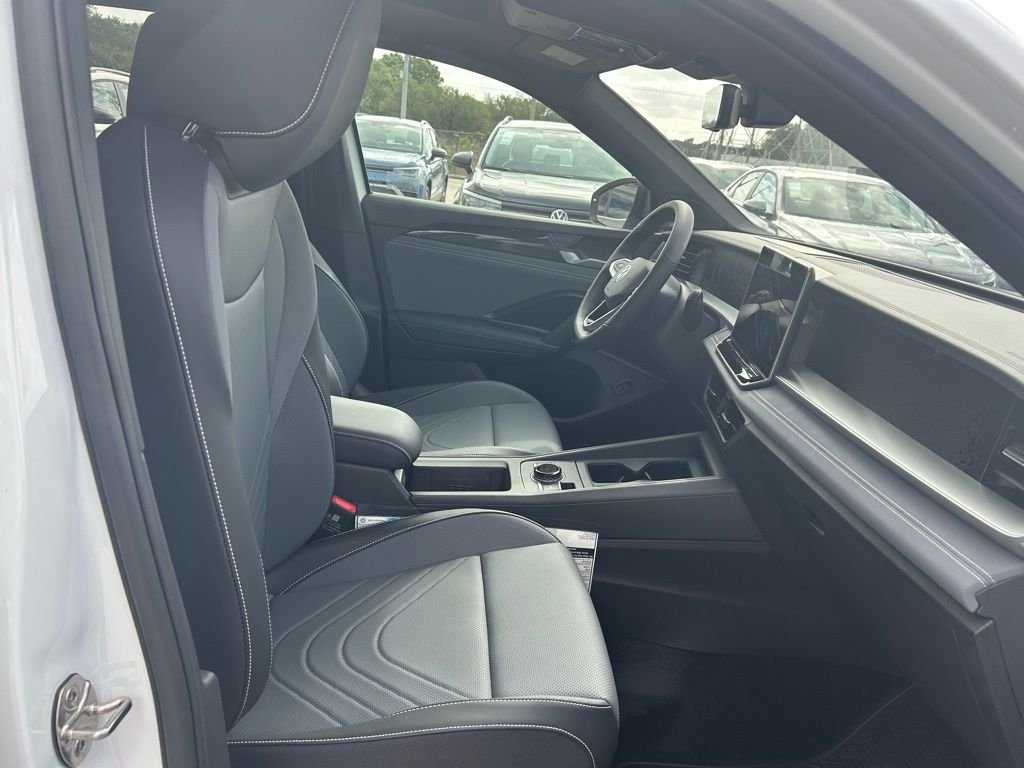 New 2026 White/off-white Volkswagen 2.0T SE R-Line Black image 34