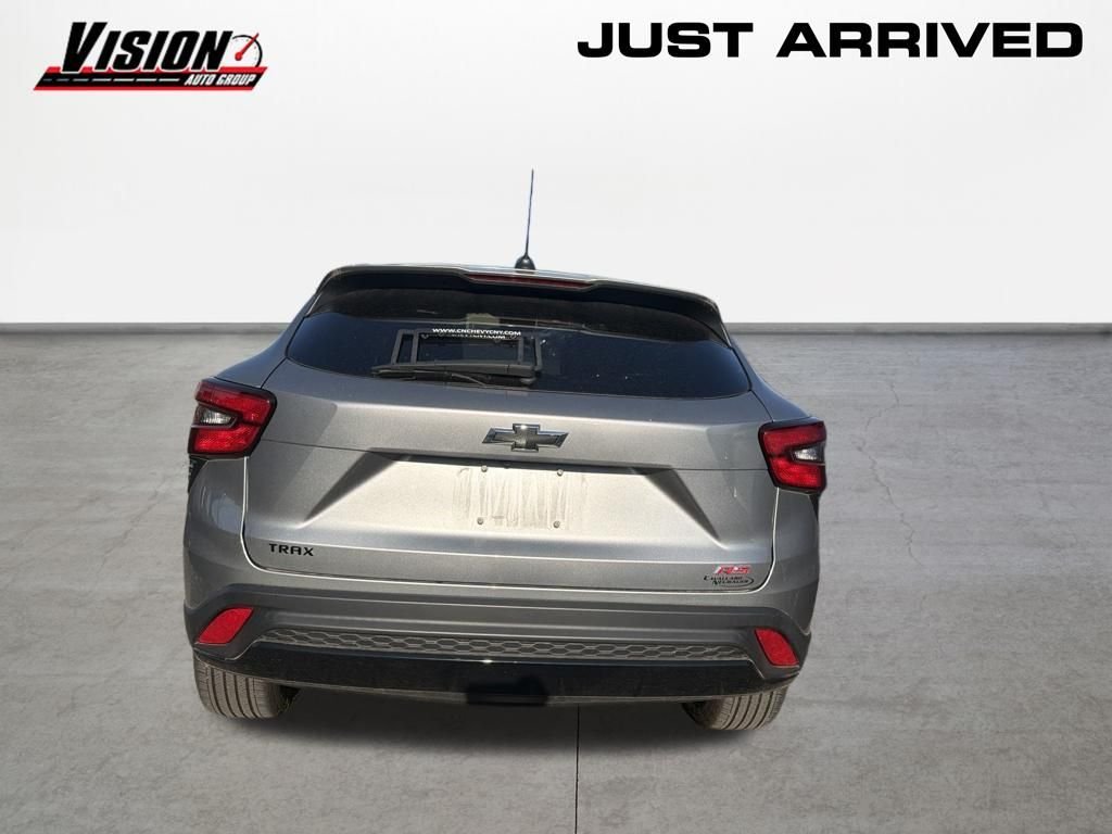Used 2024 Gray Chevrolet 1RS image 5