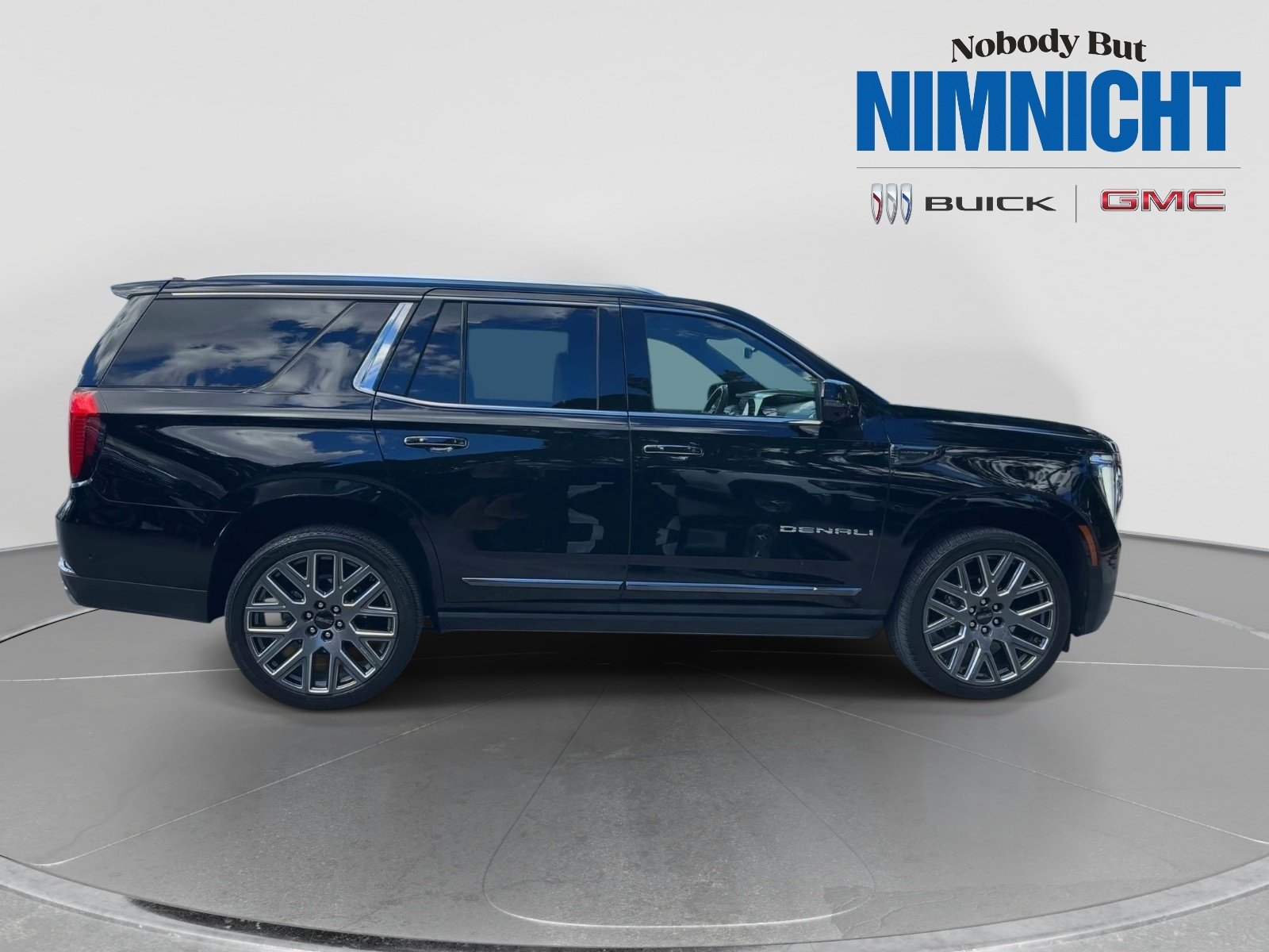 2025 GMC Yukon Denali Ultimate - Photo 9