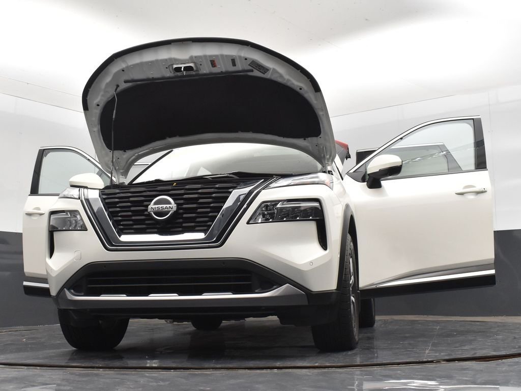 Used 2023 White Nissan SL image 38