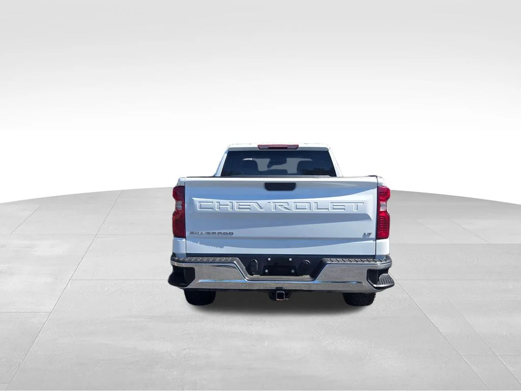 Used 2021 White Chevrolet LT image 4