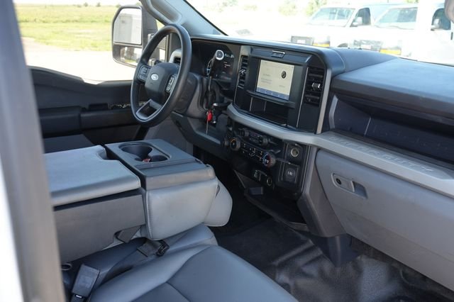 Used 2025 White Ford XL image 16