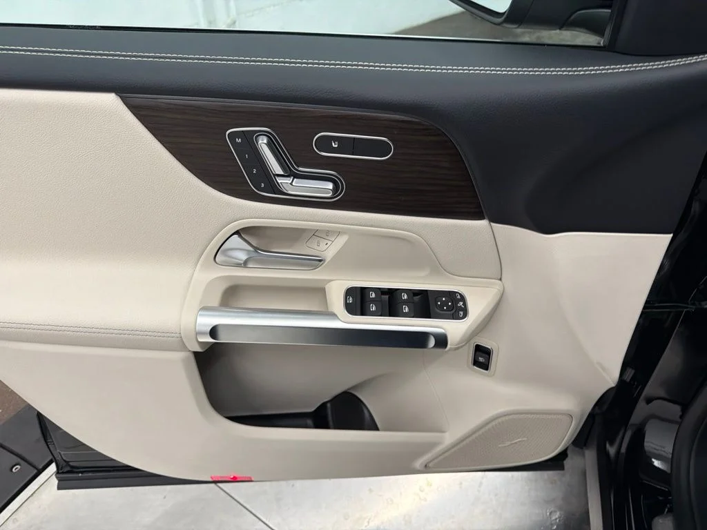 New 2026 Black Mercedes-Benz GLB 250 image 16