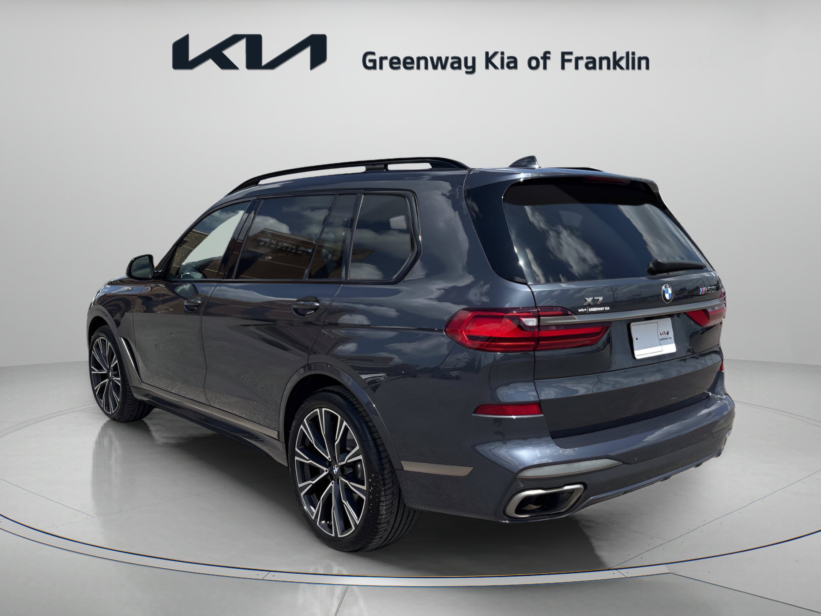 Used 2022 Arctic Grey Metallic BMW M50i image 5