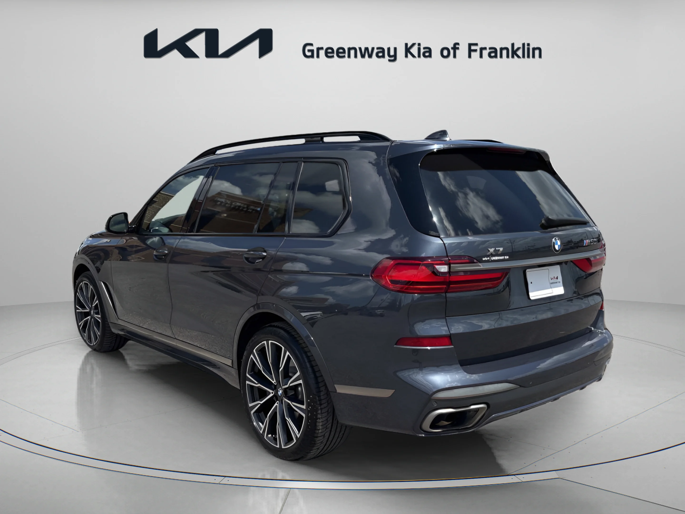 Used 2022 Arctic Grey Metallic BMW M50i image 5