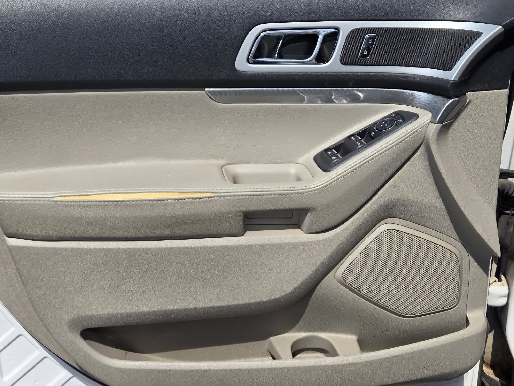 Used 2015 White Ford XLT image 13