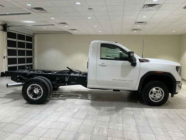 2026 GMC Sierra 3500HD SLE - Photo 6