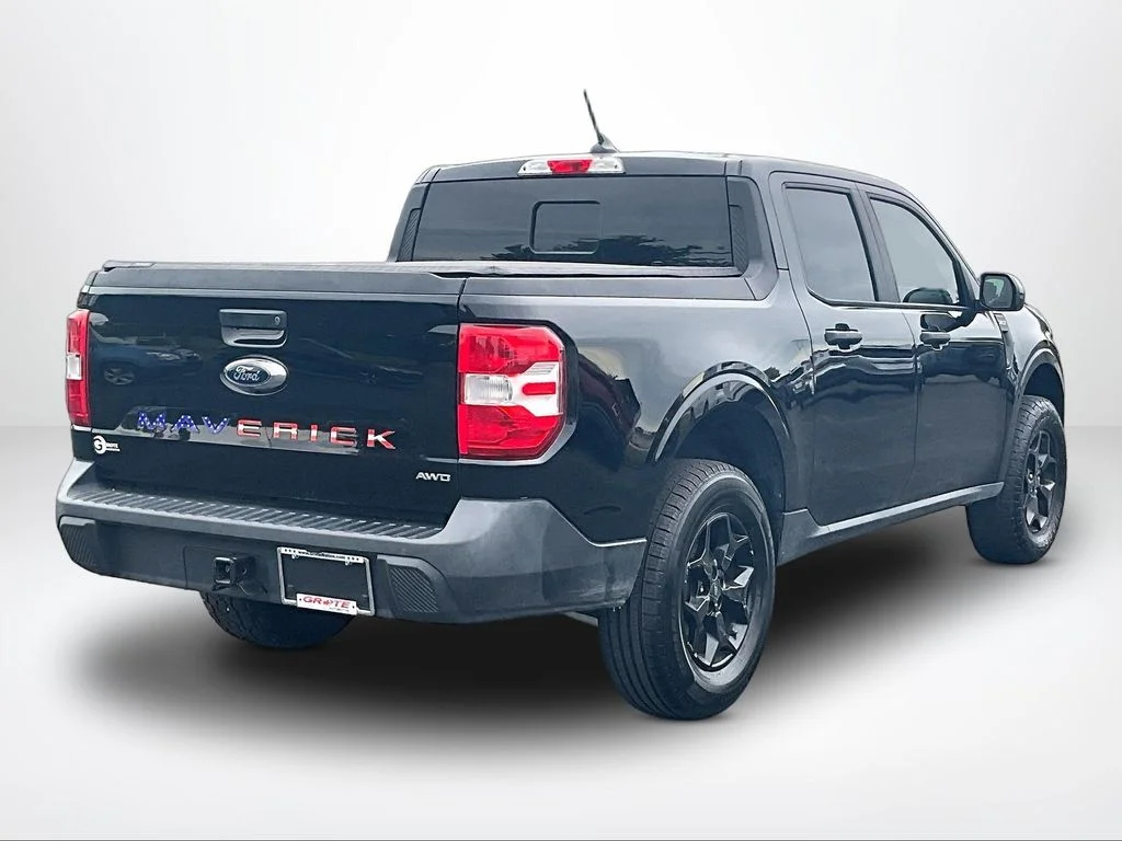 Used 2022 Black Ford XLT image 2