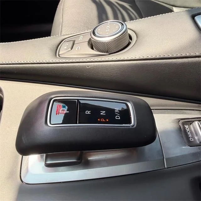 Used 2025 White INFINITI LUXE image 26