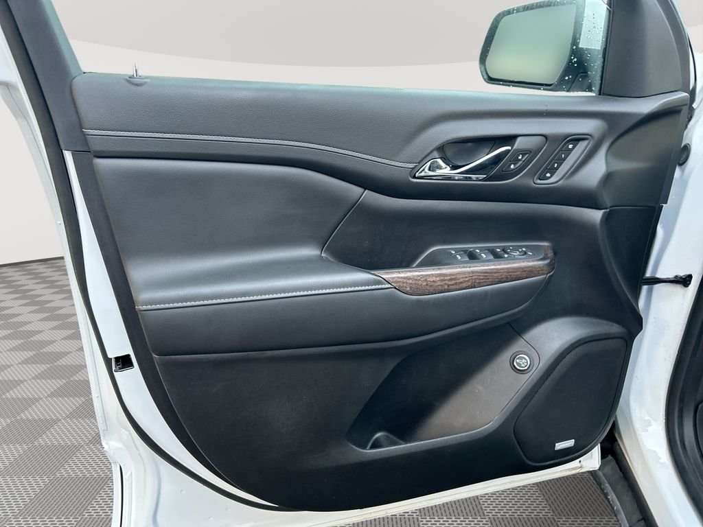 Used 2023 White GMC Denali image 26