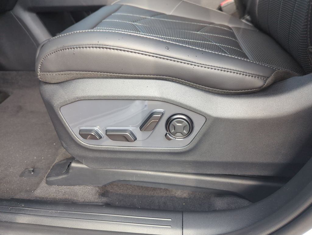 New 2027 Glacial White Pearl Kia X-LINE SX PRESTIGE image 13