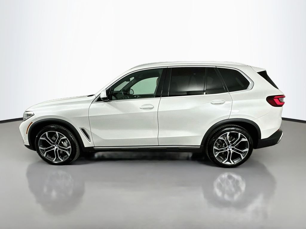 Certified Used 2023 Mineral White Metallic BMW xDrive40i image 8