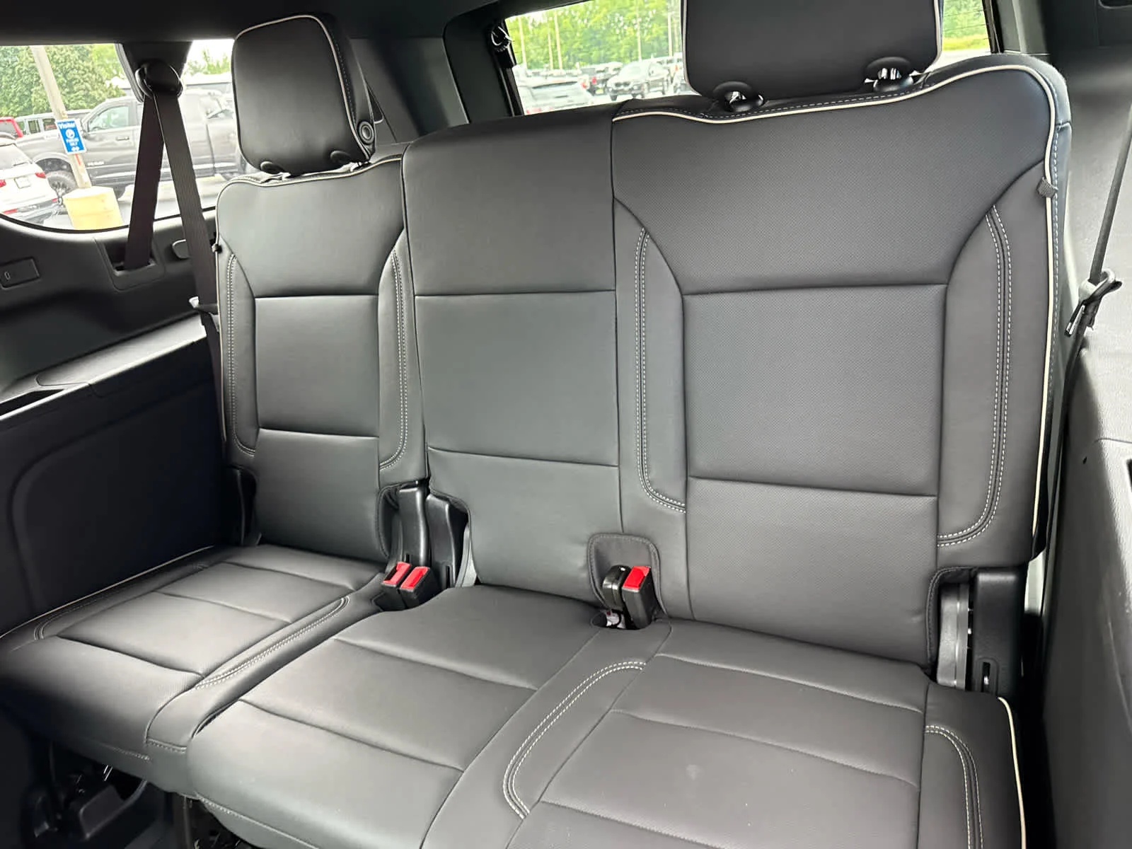 2026 Chevrolet Suburban Premier - Photo 19