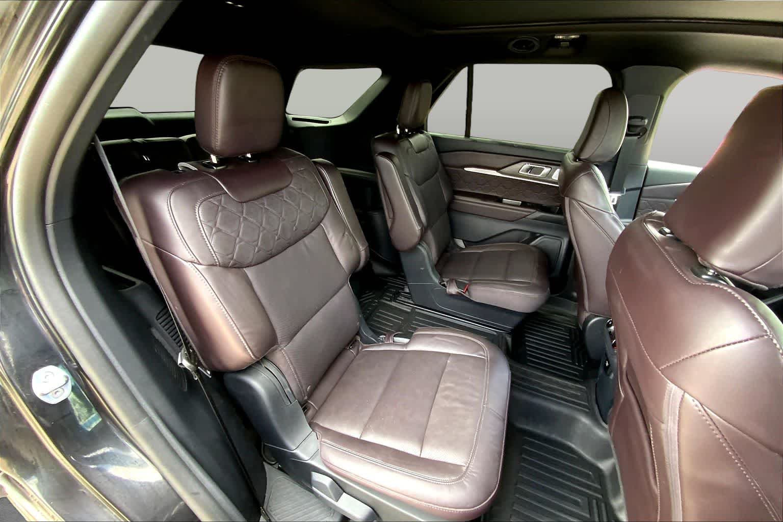 Used 2025 Agate Black Metallic Ford Platinum image 19