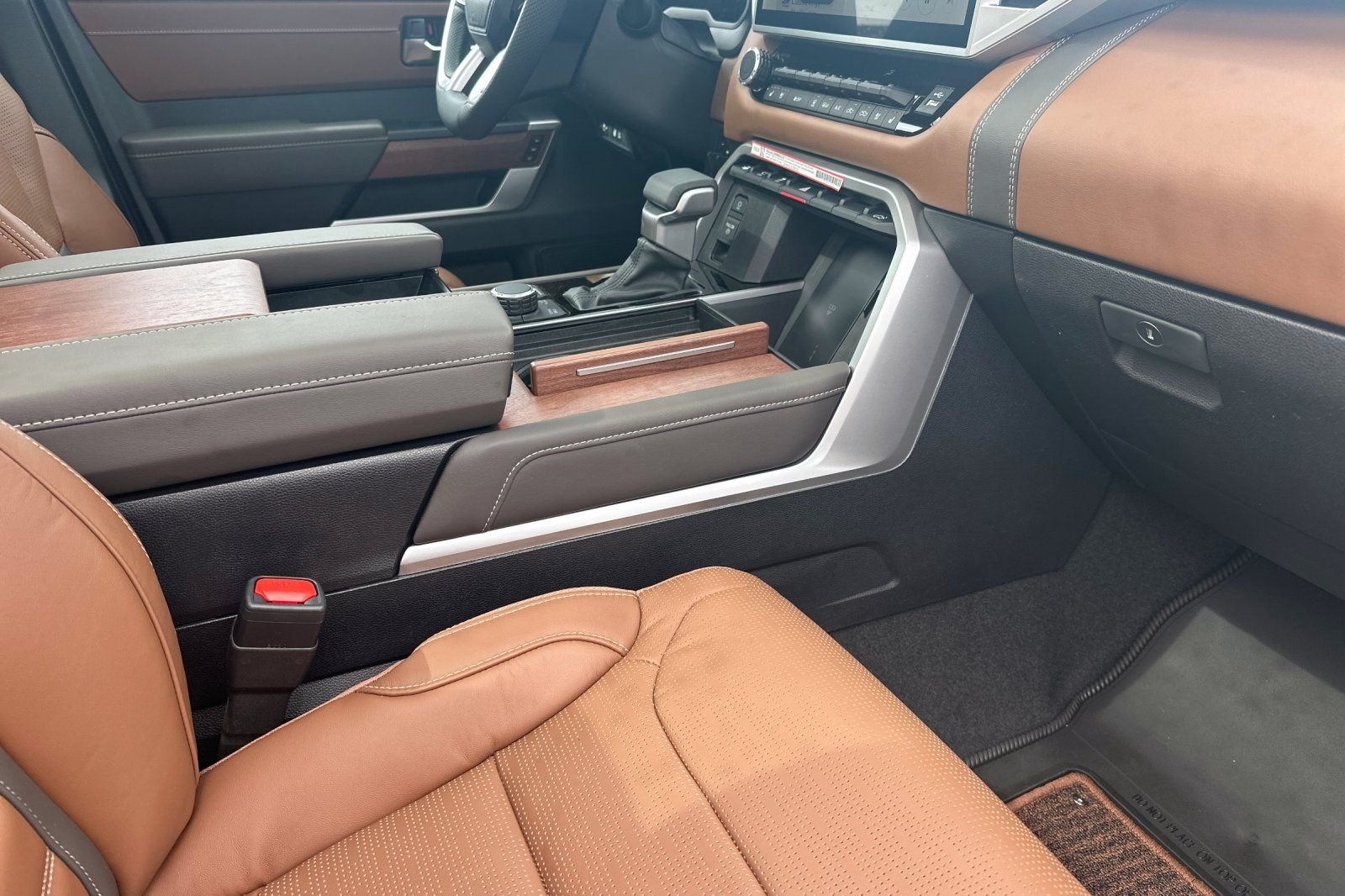 2025 Toyota Tundra 1794 Edition - Photo 17