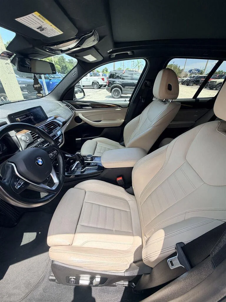 Used 2021  BMW xDrive30i image 14