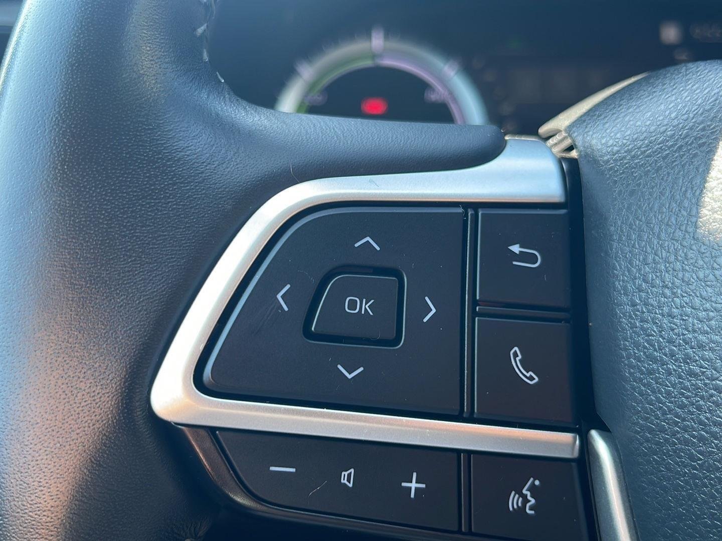 2023 Toyota Highlander LE - Photo 21