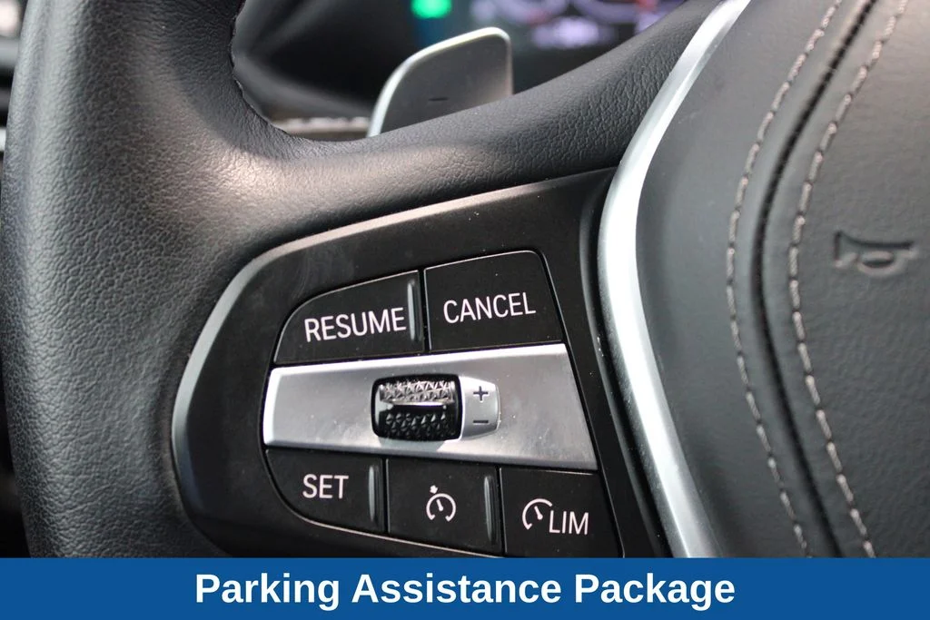 Used 2023 Gray BMW xDrive40i image 21