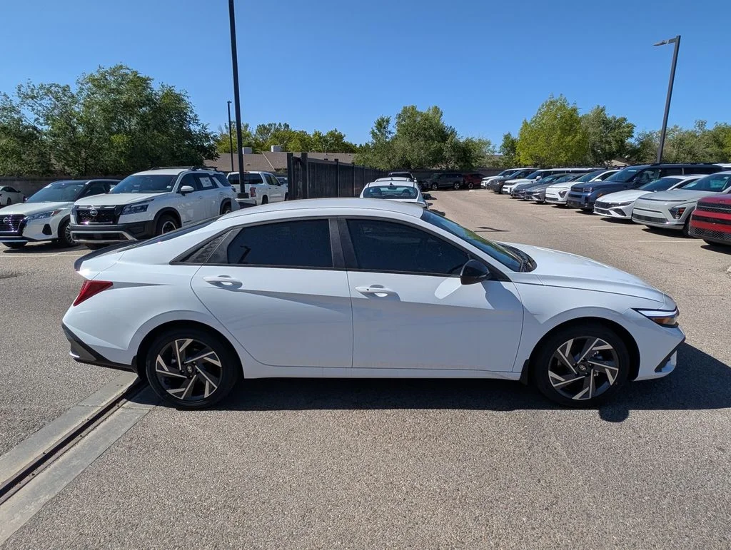 New 2025 White Hyundai SEL Sport image 7