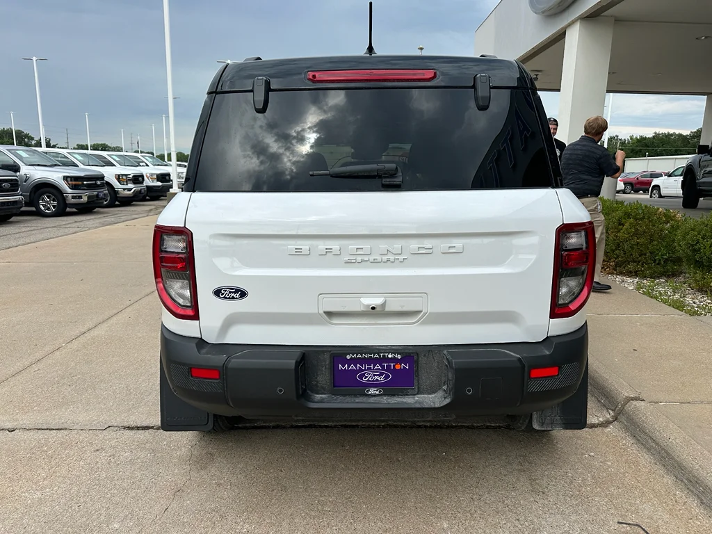 New 2026 Oxford White Ford Outer Banks image 9