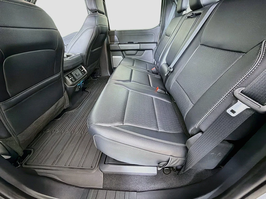 Used 2025 Space White Metallic Ford Lariat image 27