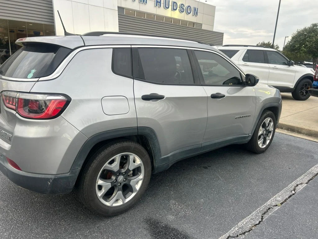 Used 2019 Silver Jeep Limited image 6