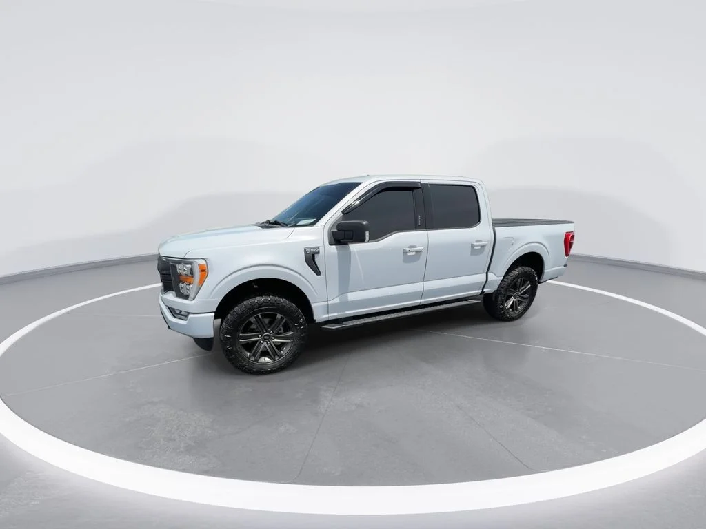 Used 2022 White Ford XLT image 6