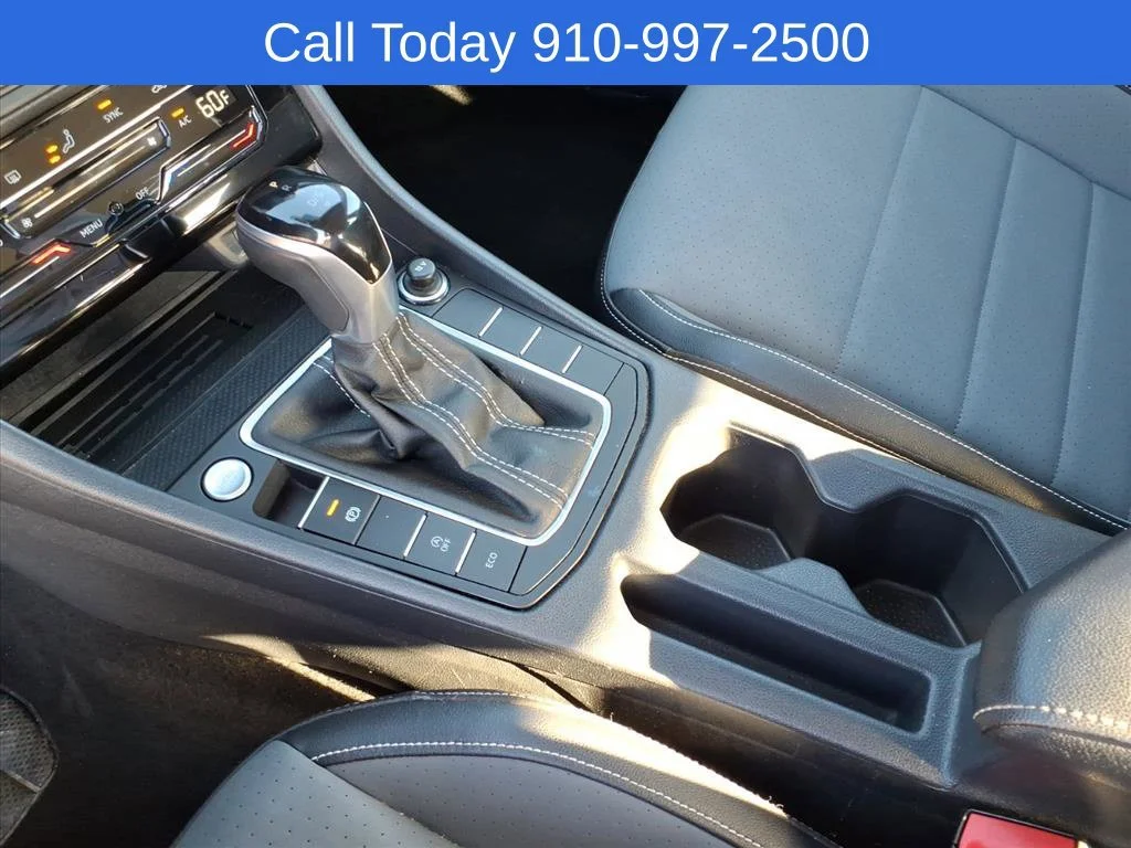 Used 2025 Silver Volkswagen SE image 17