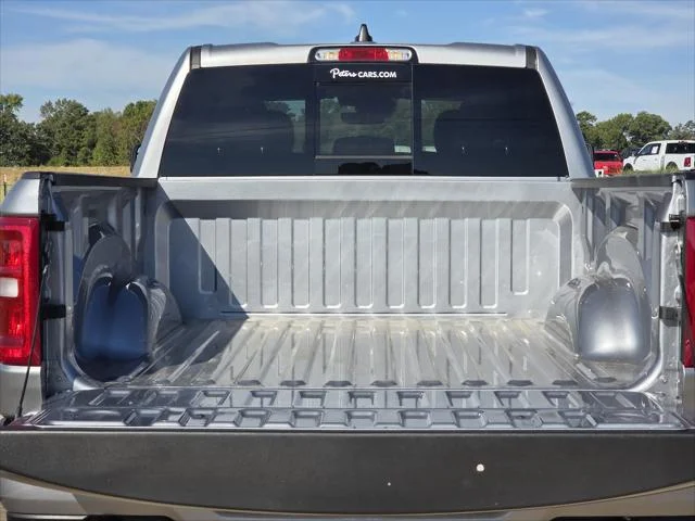 New 2026 Billet Silver Metallic Clear-Coat Exterior Paint RAM Big Horn/Lone Star image 6