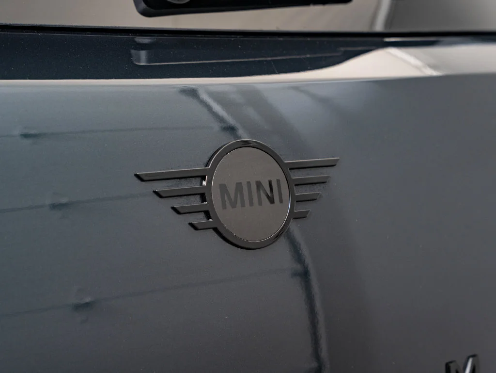 New 2027 Gray Metallic MINI Iconic image 18