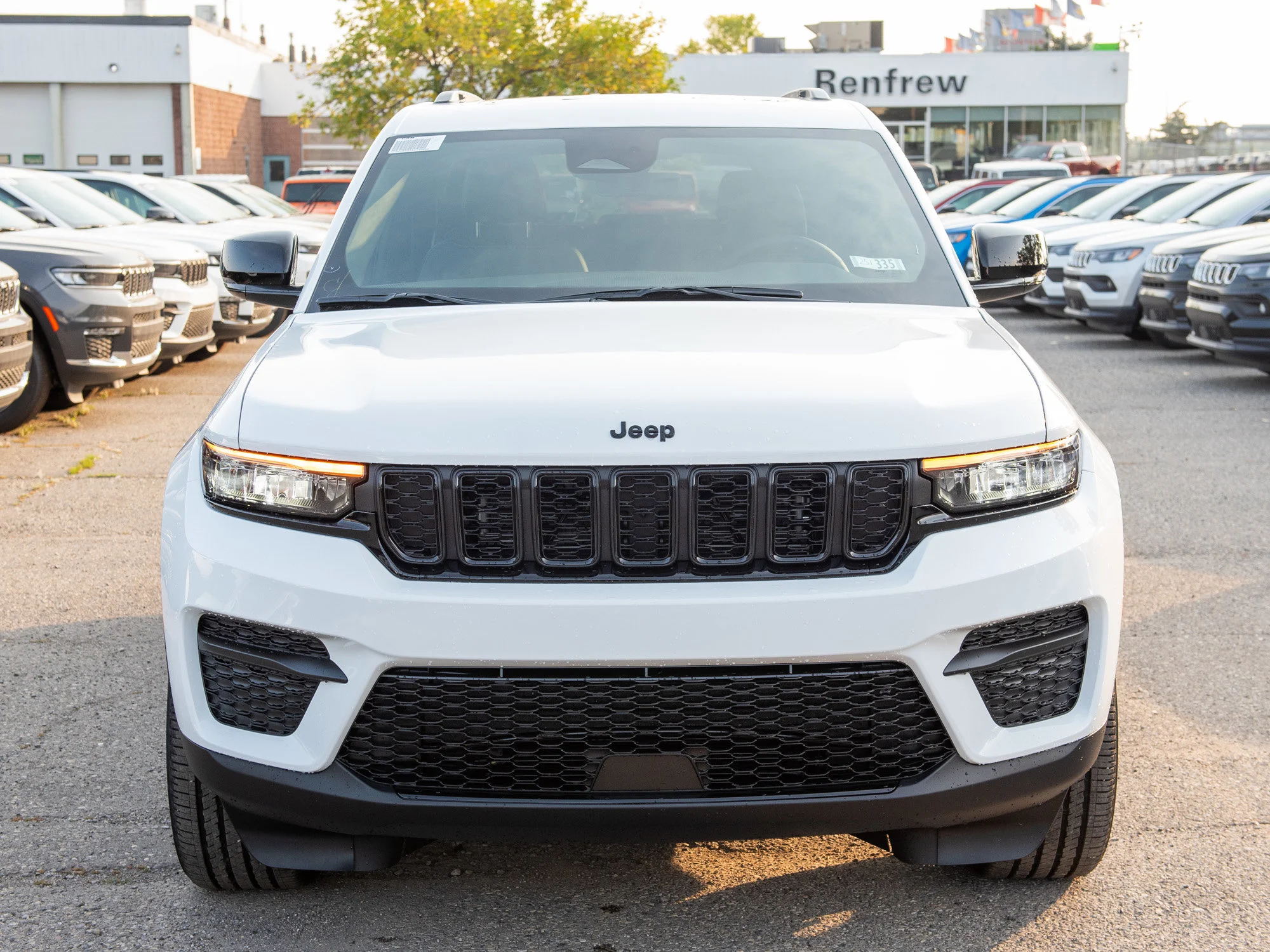 New 2025 White Jeep Altitude* 4x4, Sunroof, Trailer Tow Pkg, Remote Start image 7