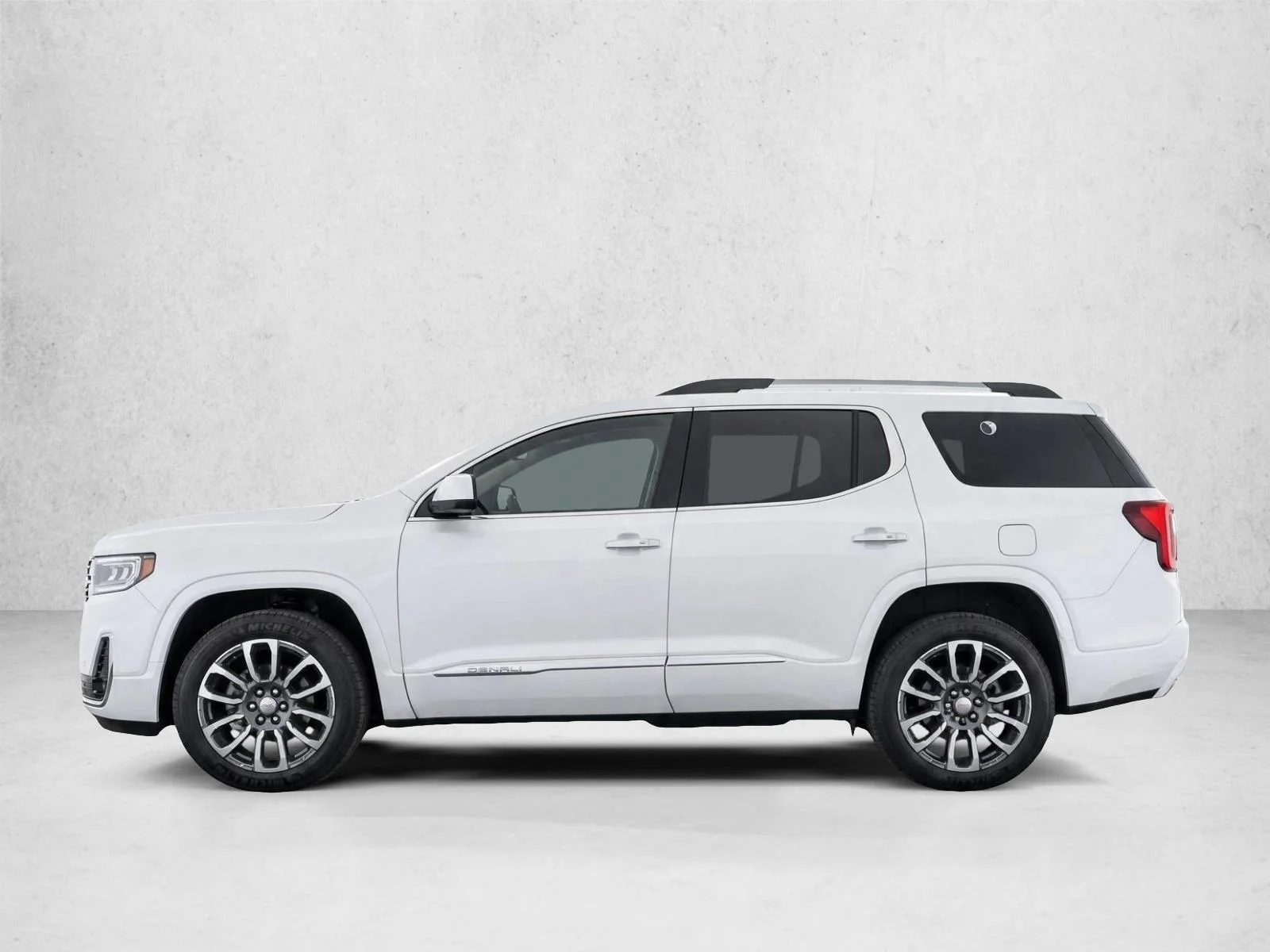 Used 2023 White Frost Tricoat GMC Denali image 4