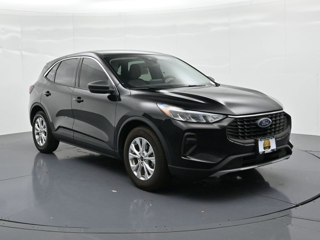 Used 2024 Black Metallic Ford Active FWD image 4